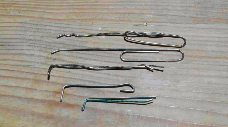 Homemade Paper Clip Lockpicks